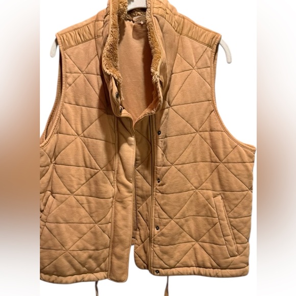 CALIA By Carrie Underwood Quilted Vest - Picture 6 of 11